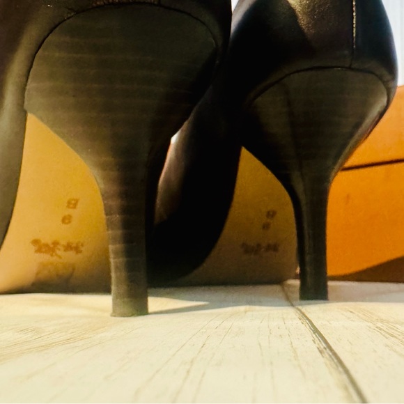 Coach pumps - Picture 9 of 10
